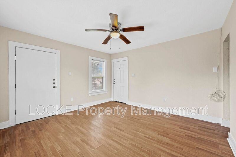 1016 E Arlington Ave #D - Photo 7 of 13
