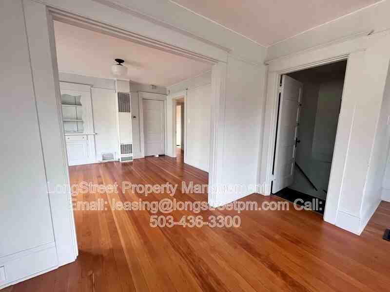 3819 Se Washington St - Photo 5 of 14