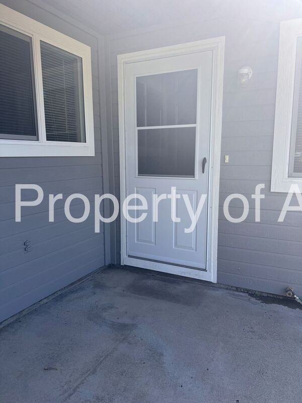10490 W Seneca Dr - Photo 2 of 13