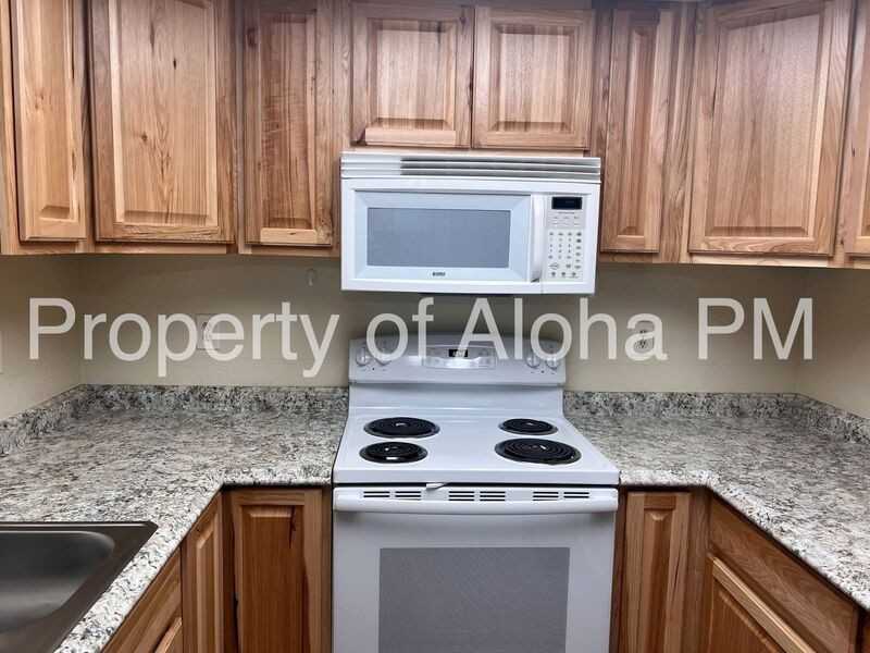 10490 W Seneca Dr - Photo 7 of 13