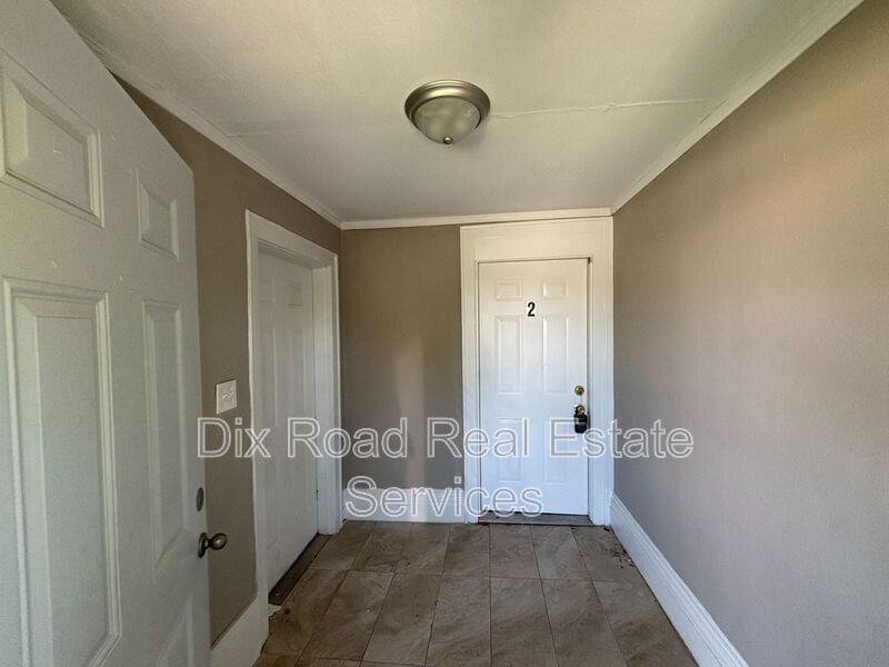 545 Rockdale Ave #2ndFL - Photo 5 of 28