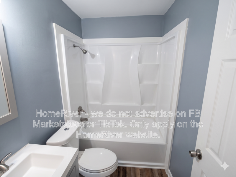 574 Evergreen Ter #3 - Photo 6 of 11