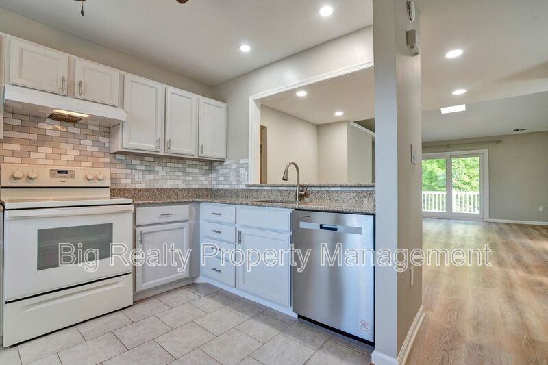 1732 Rosewood Ct - Photo 3 of 34