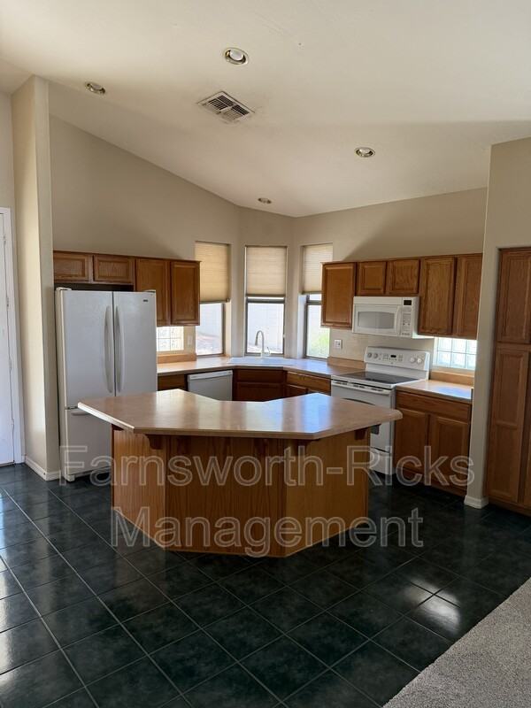 3625 N Katmai - Photo 5 of 15
