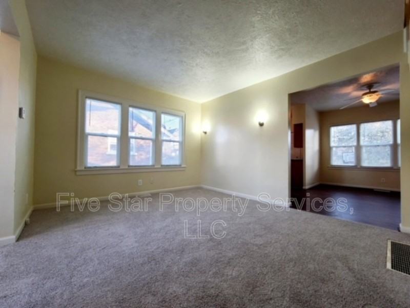 514 E Oak St #514 - Photo 2 of 12