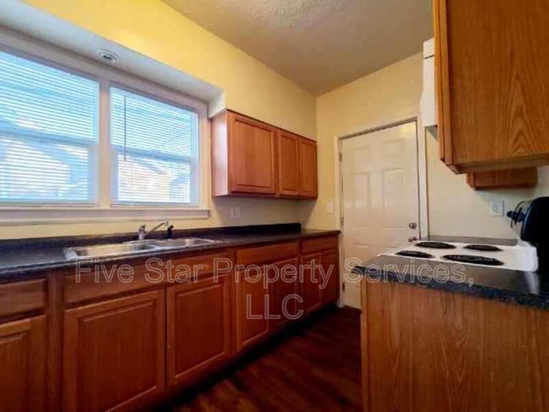 514 E Oak St #514 - Photo 5 of 12