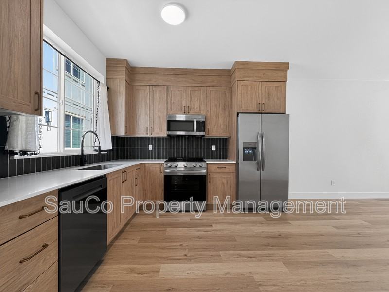 5032 Ne 14th Ave - Photo 3 of 16