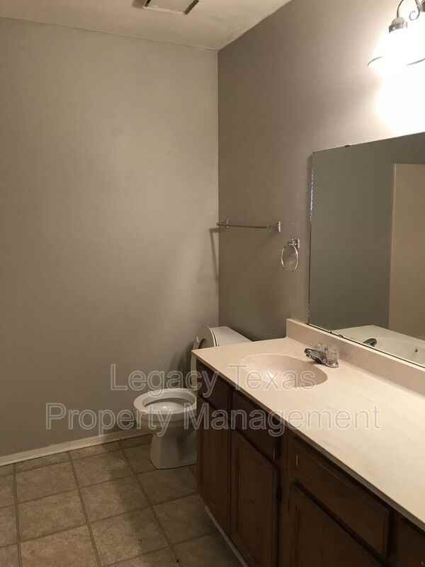 1401 Courtney Pl #C - Photo 3 of 28