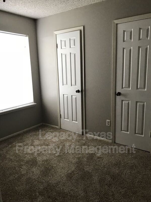 1401 Courtney Pl #C - Photo 4 of 28