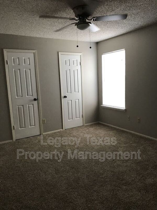 1401 Courtney Pl #C - Photo 5 of 28