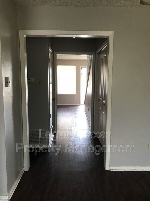 1401 Courtney Pl #C - Photo 7 of 28