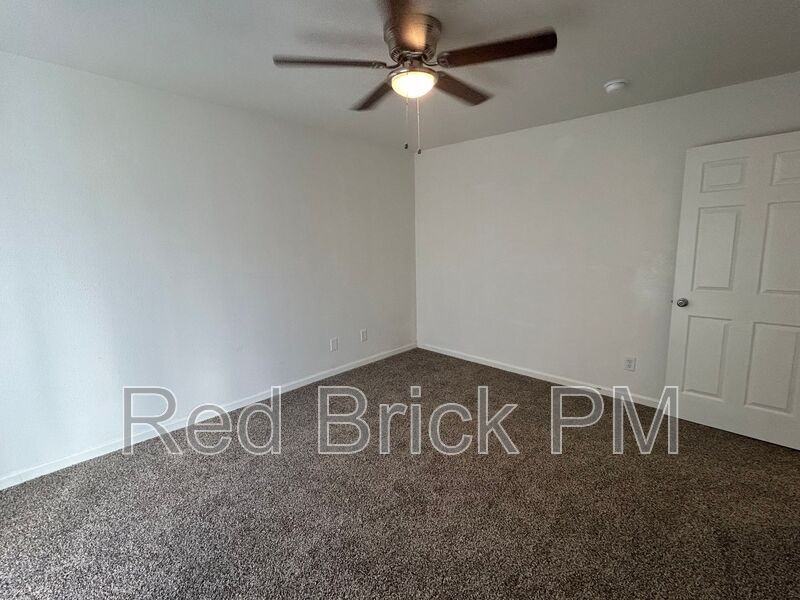 101 Kings Ave - Photo 6 of 6