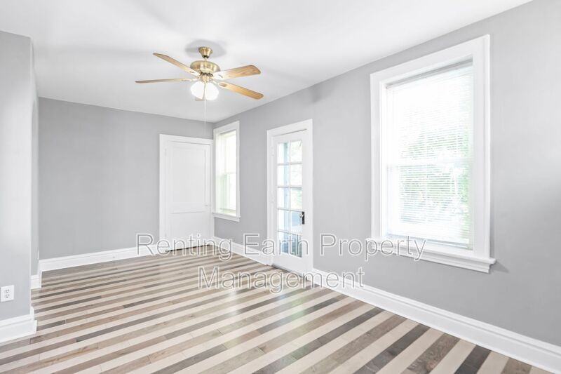 3868 Meramec St #2F - Photo 3 of 29
