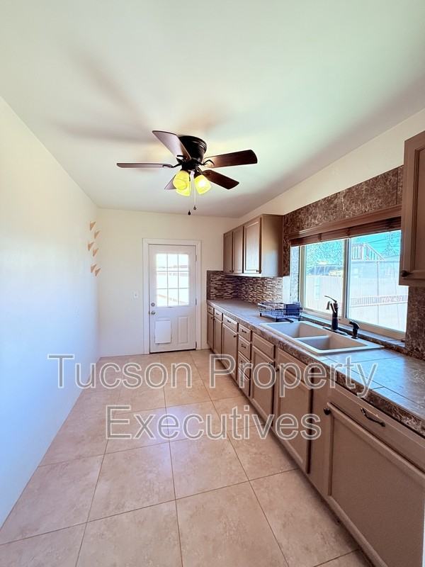 2925 N Estrella Ave - Photo 2 of 23