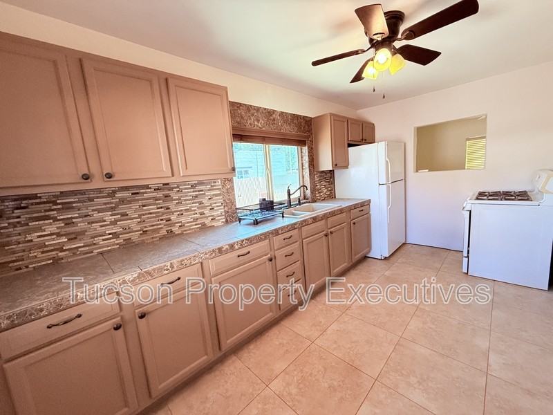 2925 N Estrella Ave - Photo 3 of 23
