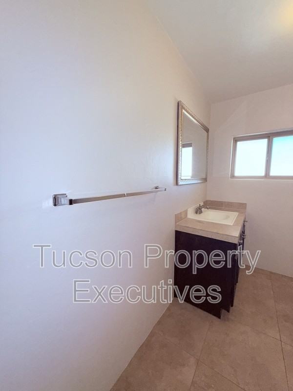 2925 N Estrella Ave - Photo 5 of 23