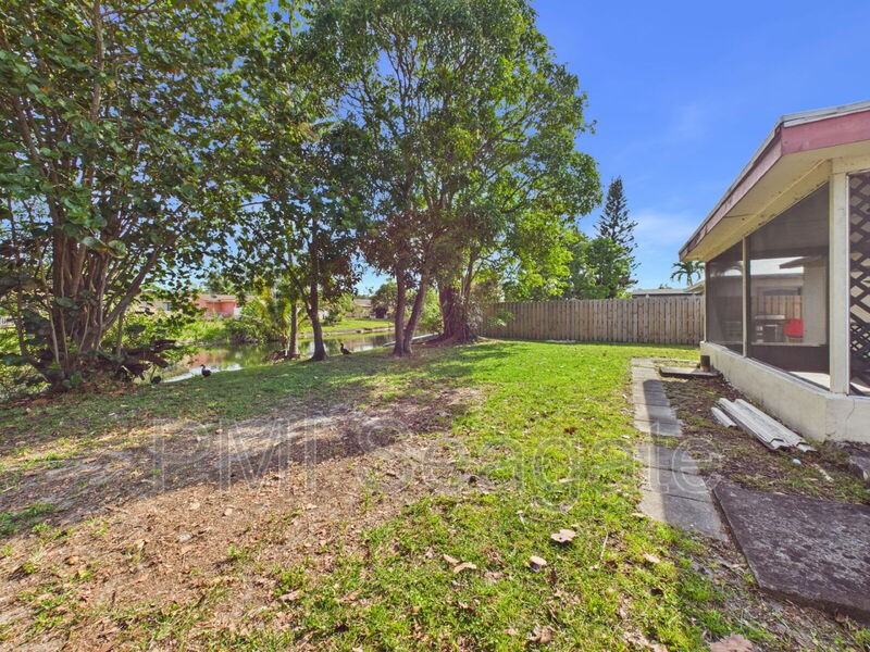 7620 Nw 21st St - Photo 5 of 15