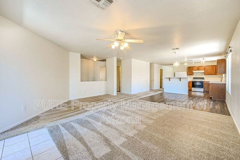 673 S Porter St - Photo 4 of 33