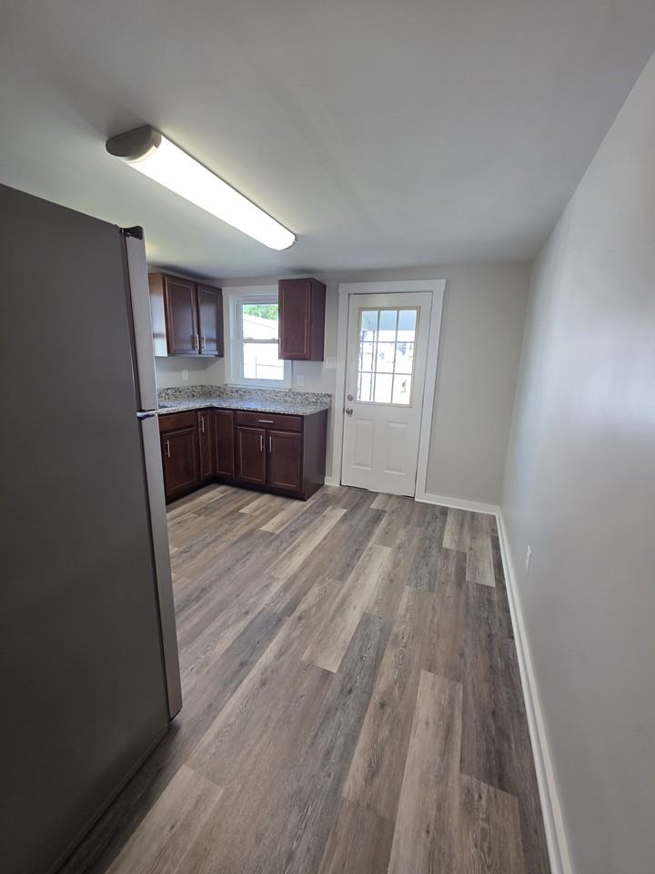 416 Pleasant Street - Photo 5 of 12