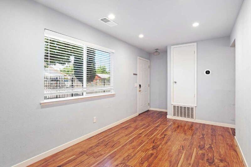 4605 36th St - Photo 4 of 23
