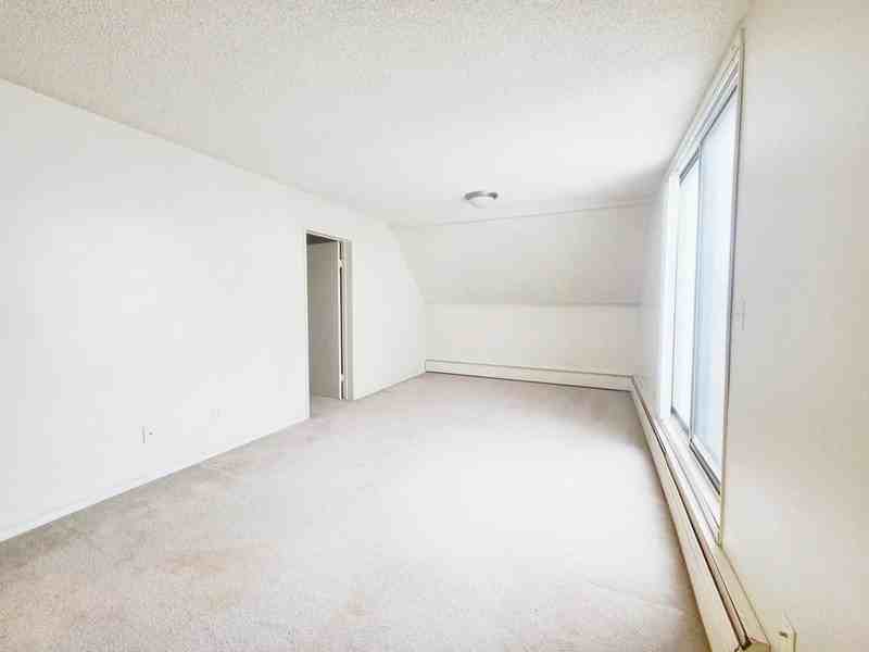 12003 139 Ave Nw #B403 - Photo 5 of 11