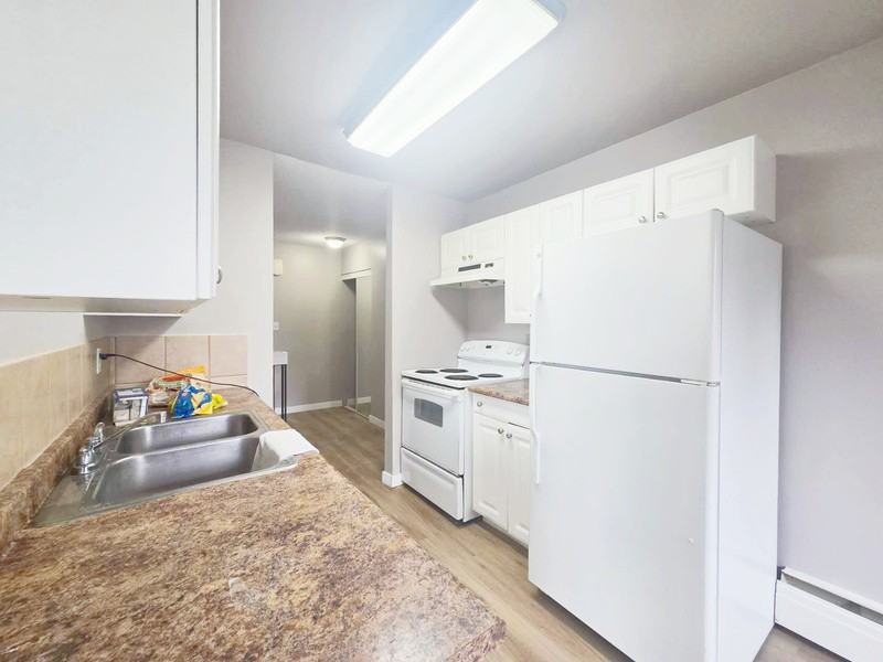 12003 139 Ave Nw - Photo 4 of 16