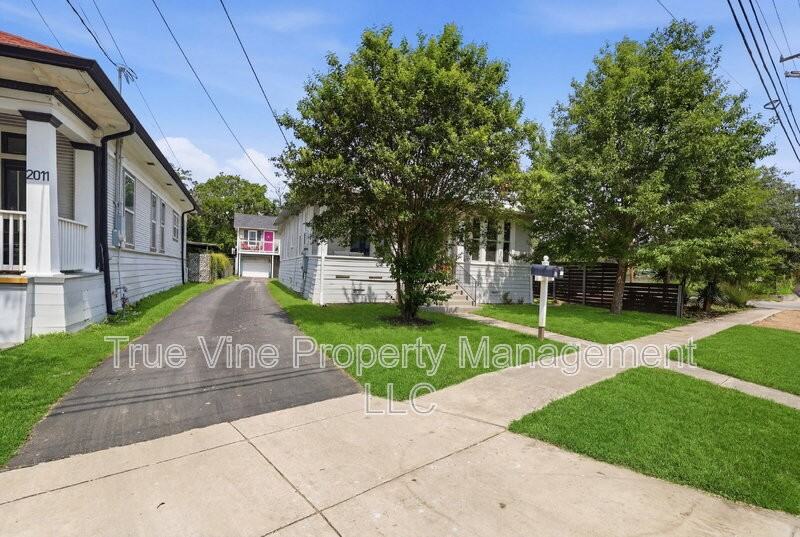 2007 S Presa St - Photo 2 of 34