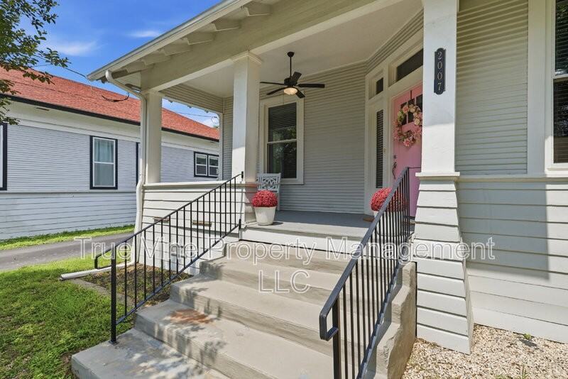 2007 S Presa St - Photo 6 of 34