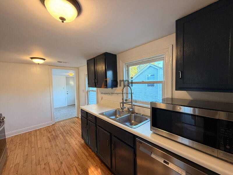 669 Lake St #1 - Photo 5 of 29