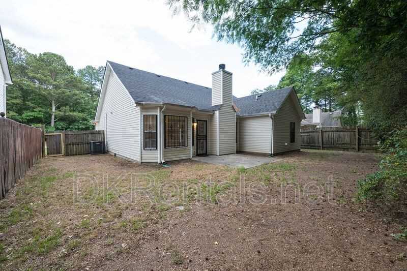 5689 Isleworth Way - Photo 4 of 23