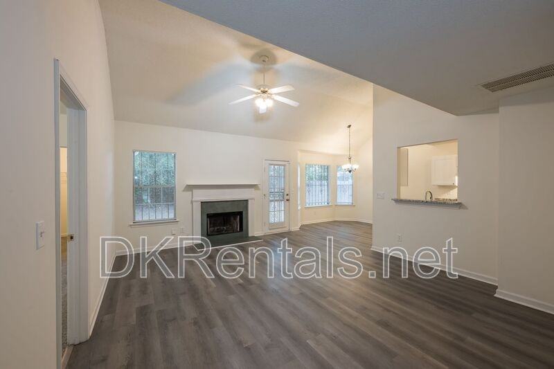 5689 Isleworth Way - Photo 6 of 23