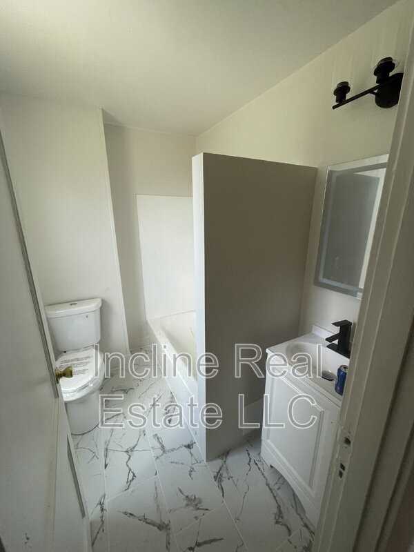 1133 Maryland Ave #3 - Photo 3 of 6