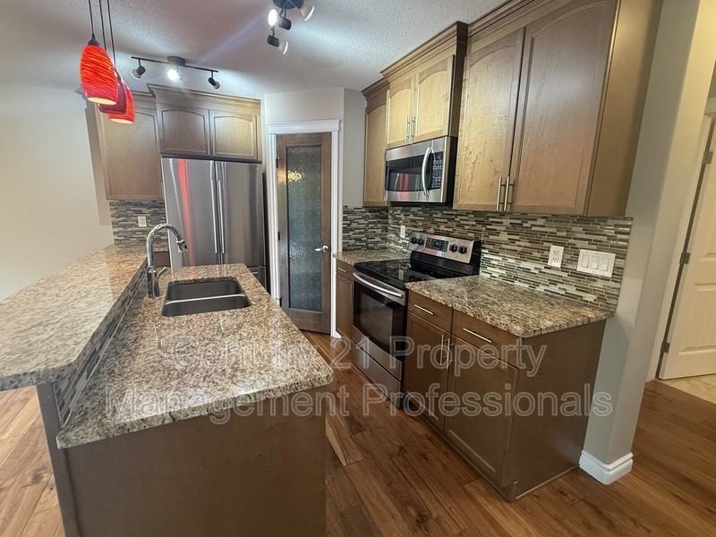 21248-96 Avenue Nw - Photo 3 of 19