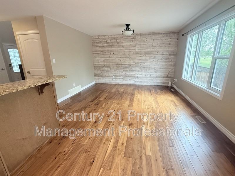 21248-96 Avenue Nw - Photo 7 of 19