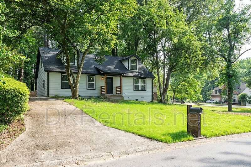 737 Helen St Nw - Photo 2 of 33