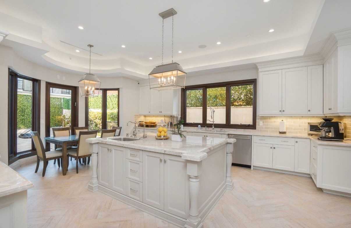 333 S Canon Dr #NA - Photo 4 of 36