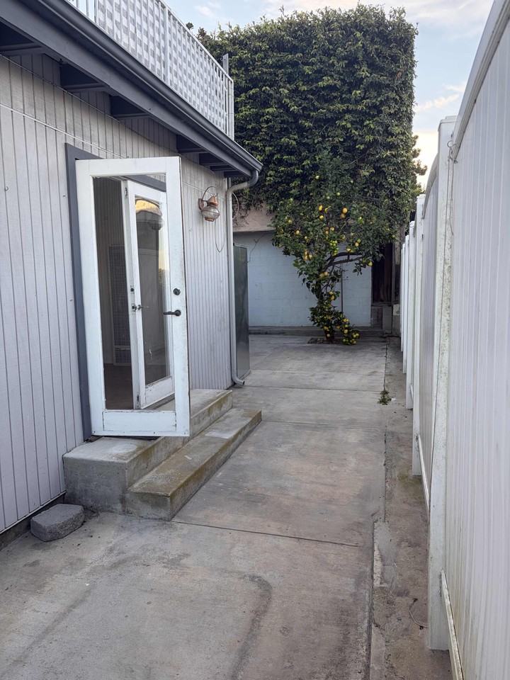 1258 W 22nd St #1258 - Photo 2 of 14