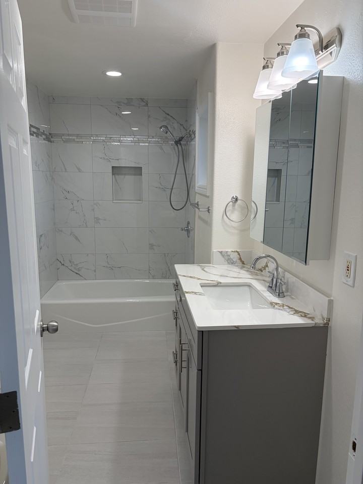 1258 W 22nd St #1258 - Photo 4 of 14