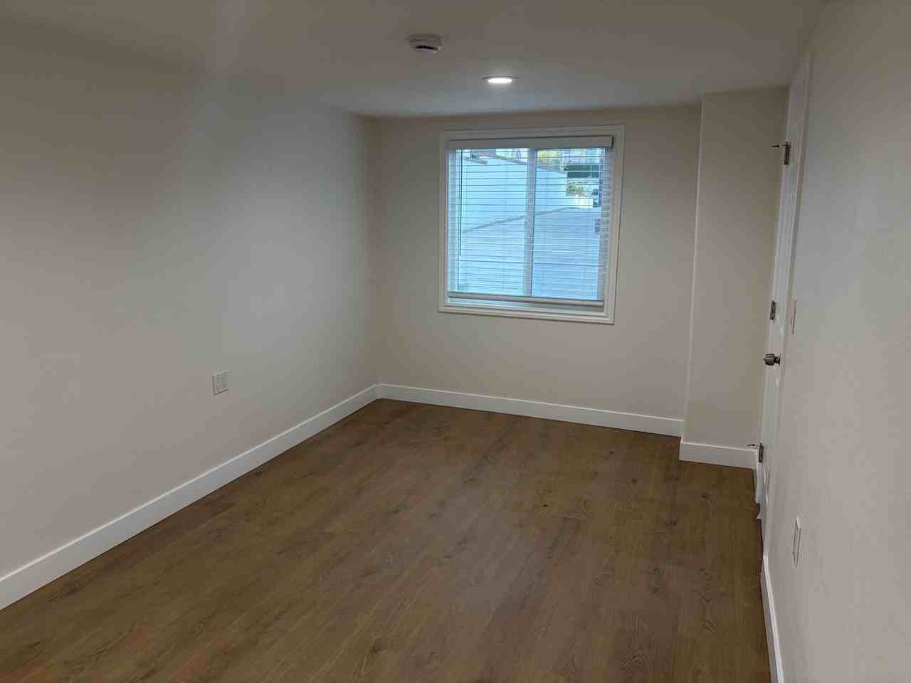 1258 W 22nd St #1258 - Photo 7 of 14