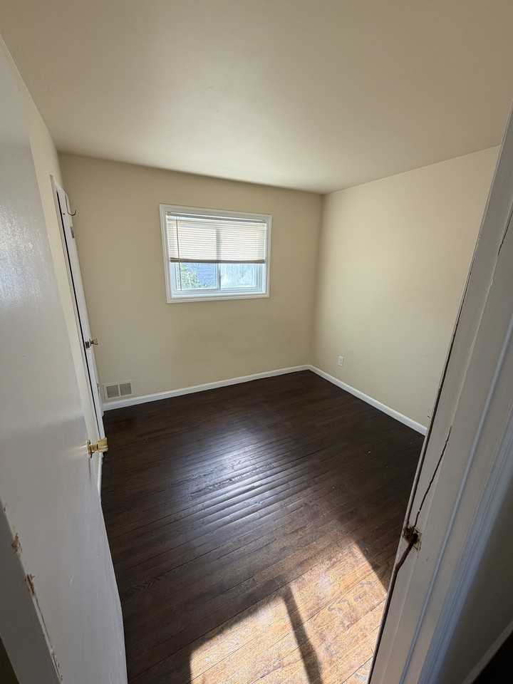 364 Broadway - Photo 4 of 11
