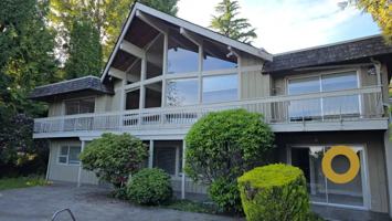 featured image of 1192 Chartwell Cres