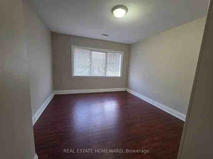 425 Queen St E #A - Photo 3 of 13