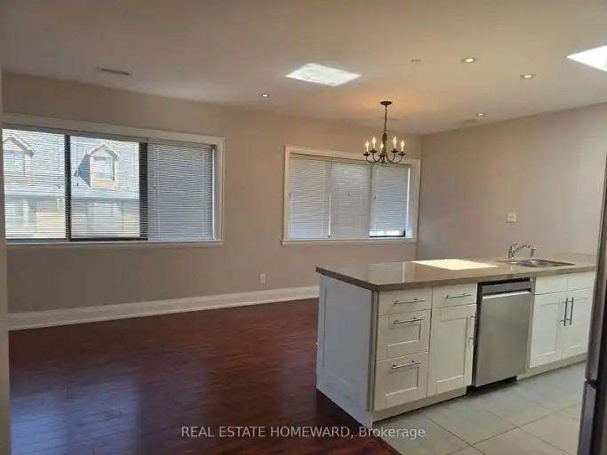 425 Queen St E #A - Photo 6 of 13
