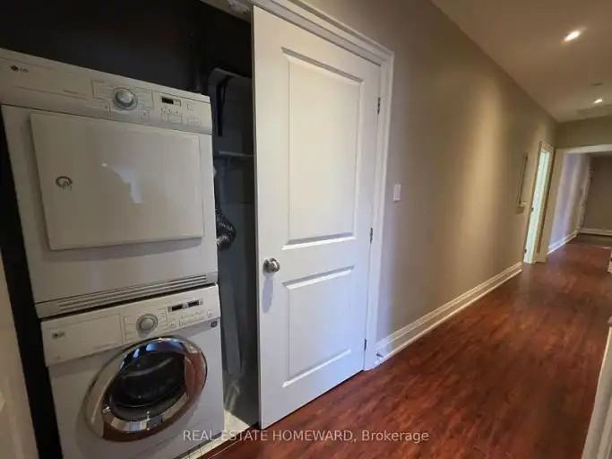 425 Queen St E #A - Photo 7 of 13