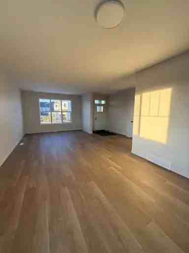 91 Huxland Rd Ne - Photo 4 of 15