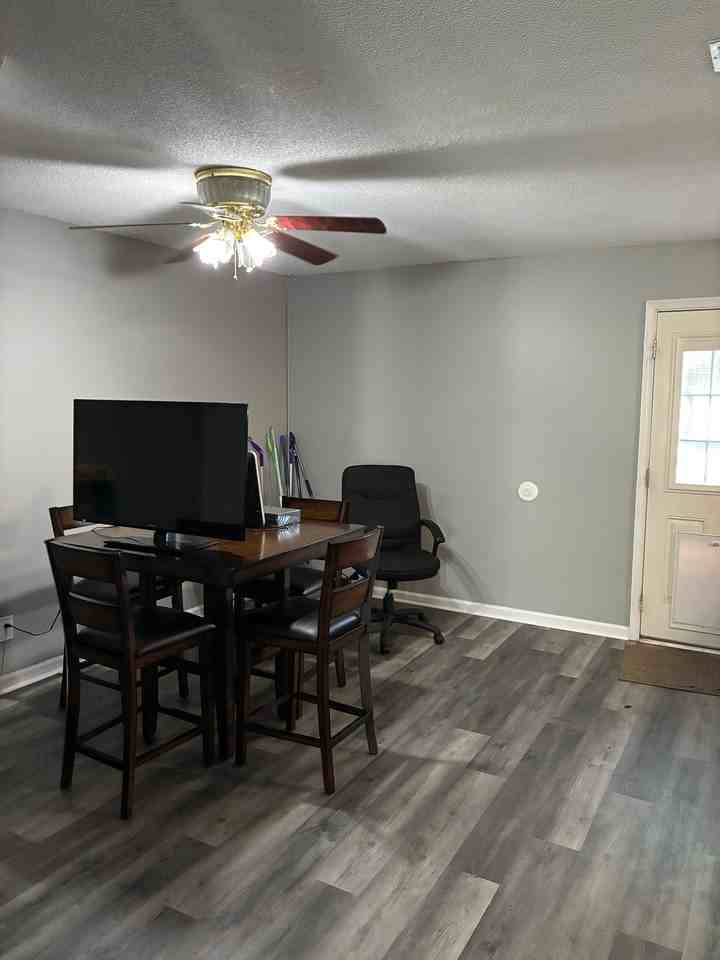 700 Crystal Springs Ct #2 - Photo 3 of 6