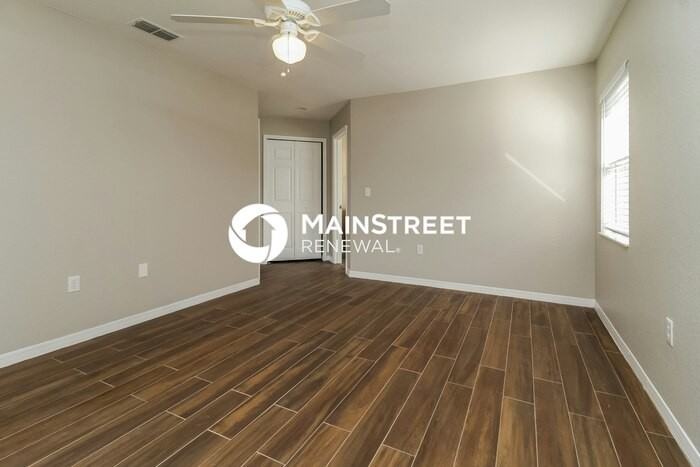 2441 Marshall Ave - Photo 4 of 16