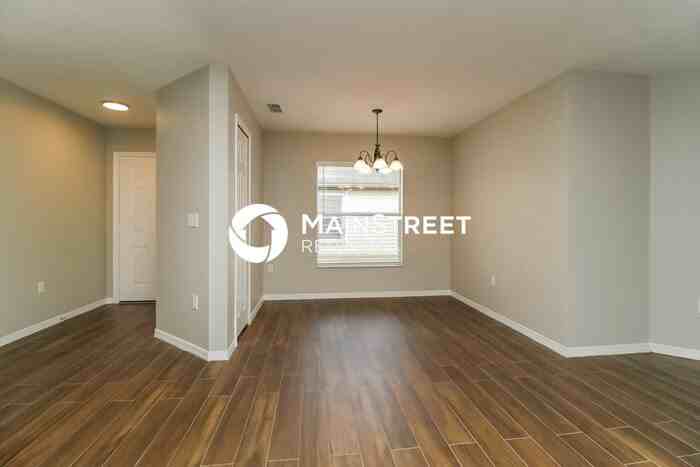 2441 Marshall Ave - Photo 6 of 16