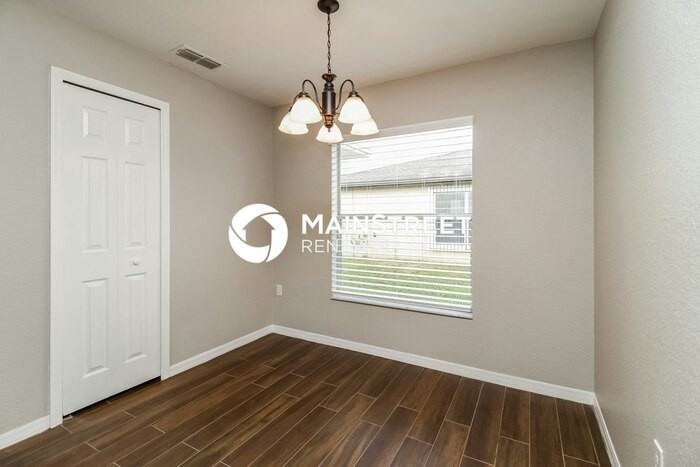 2441 Marshall Ave - Photo 7 of 16
