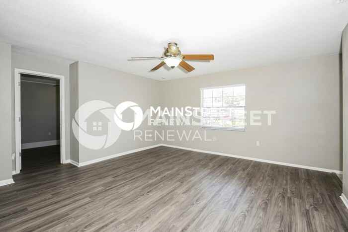 965 Calbert Ln - Photo 4 of 16